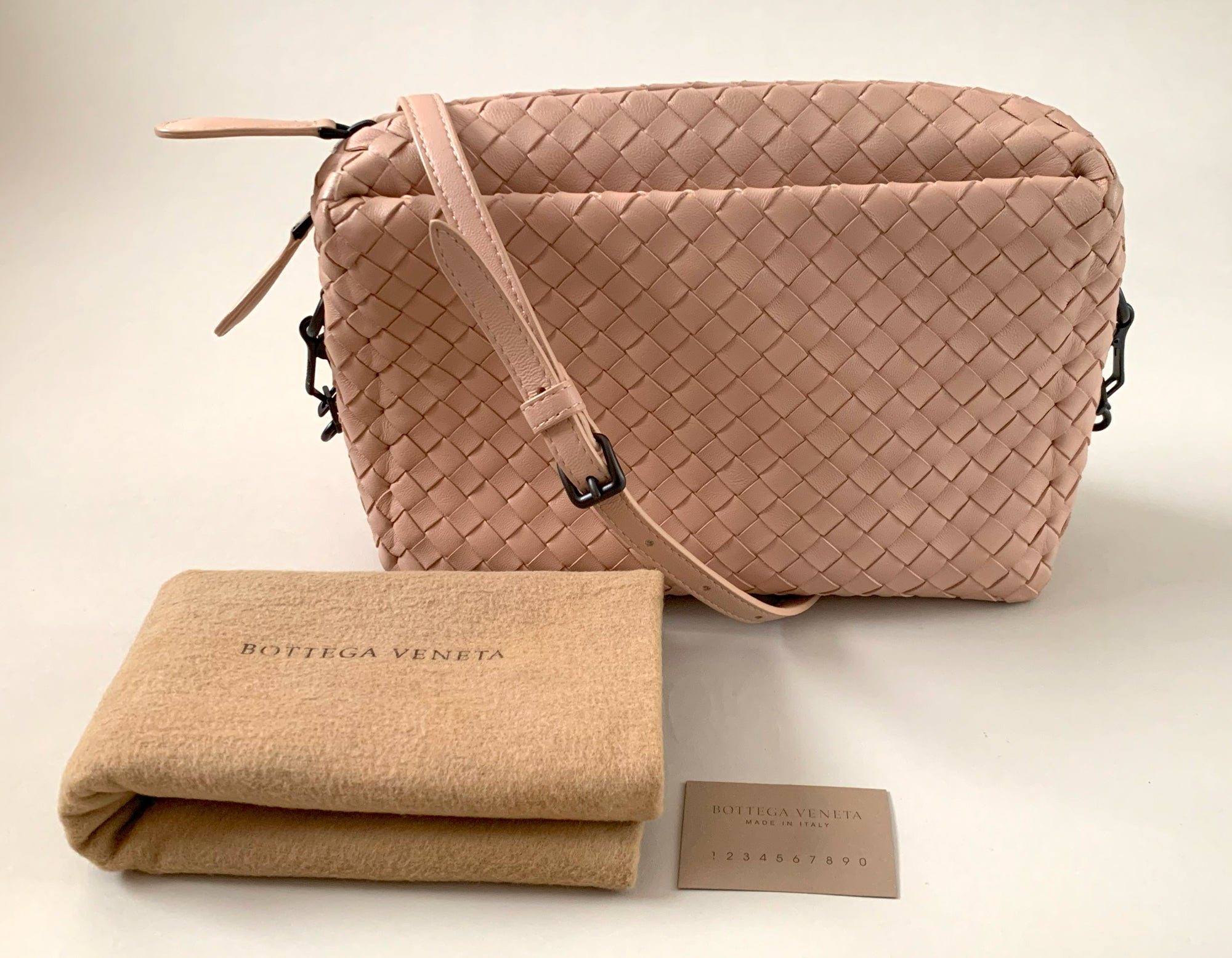 BOTTEGA VENETA ボッテガヴェネタ ショルダーバッグ イントレチャート 12108